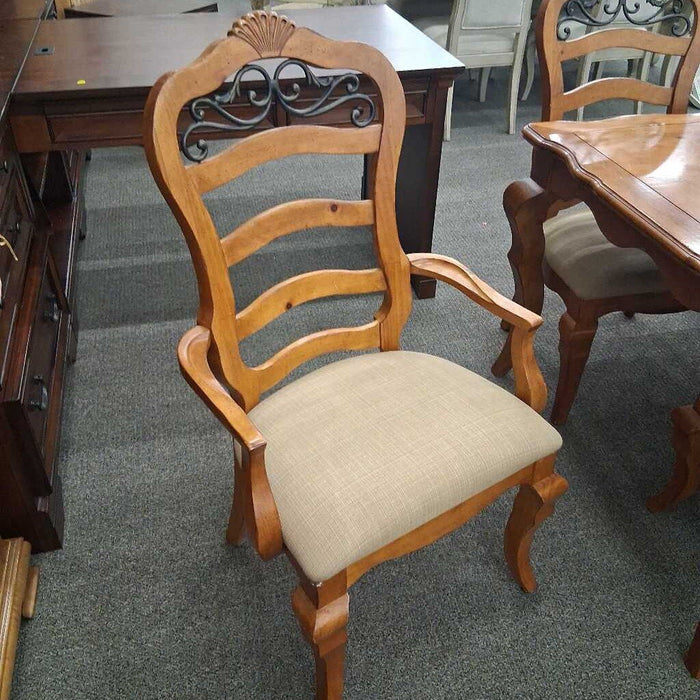 Light Wood Dining Table w 8 Chairs