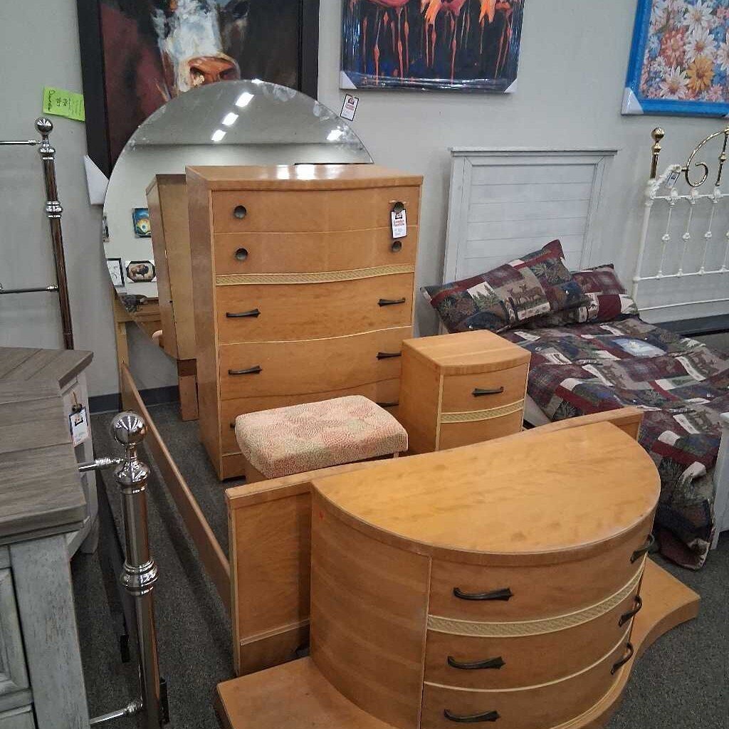 Consignment Furniture