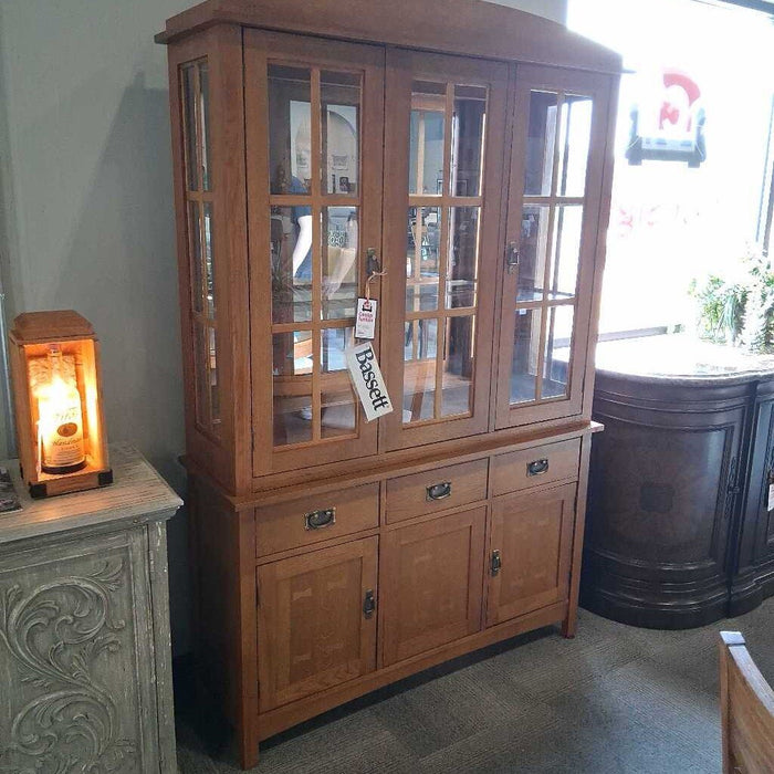 Bassett Mission Style 2 Pc Hutch