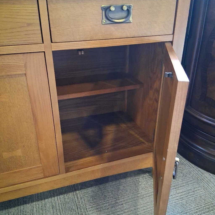 Bassett Mission Style 2 Pc Hutch