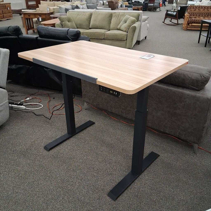 Wood Grain Black Frame Pwr Adj Desk
