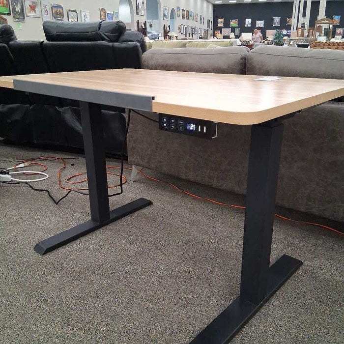 Wood Grain Black Frame Pwr Adj Desk