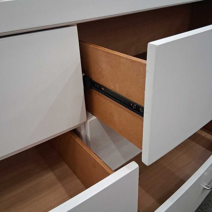 White 6 Dwr Dresser w/ Mirror