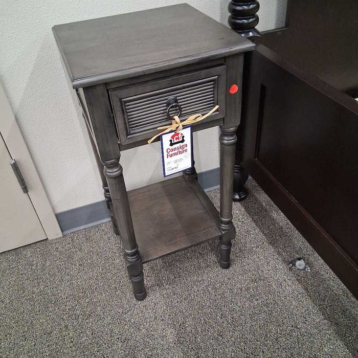 Small Gray End Table w/ Dwr