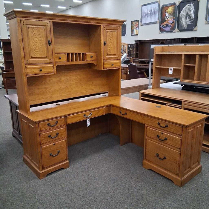 Golden Oak L Shape Desk w/ Hutch