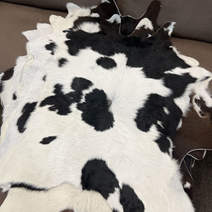 9050 Calfskin Hair on Black & White