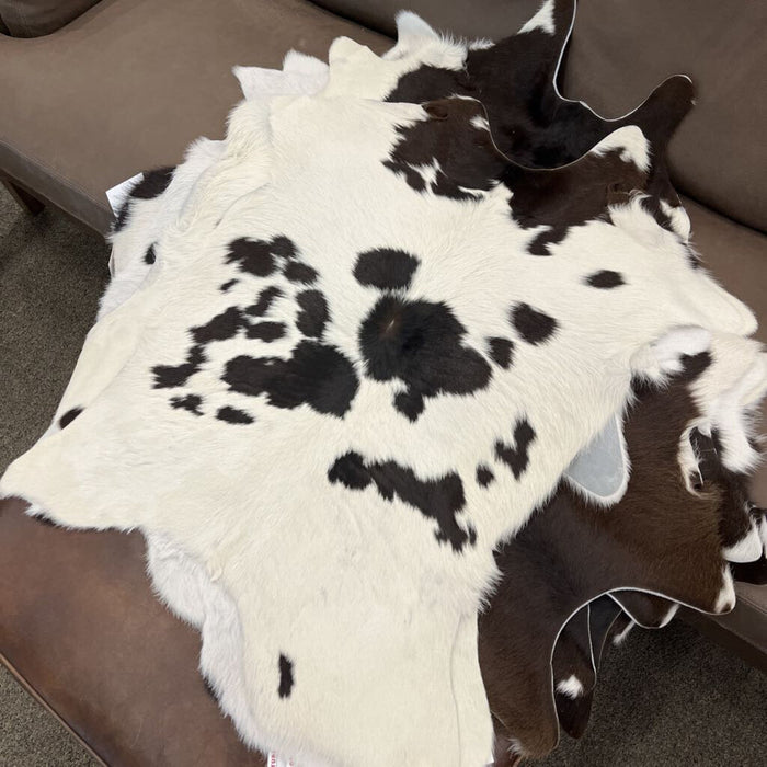 9050 Calfskin Hair on Black & White