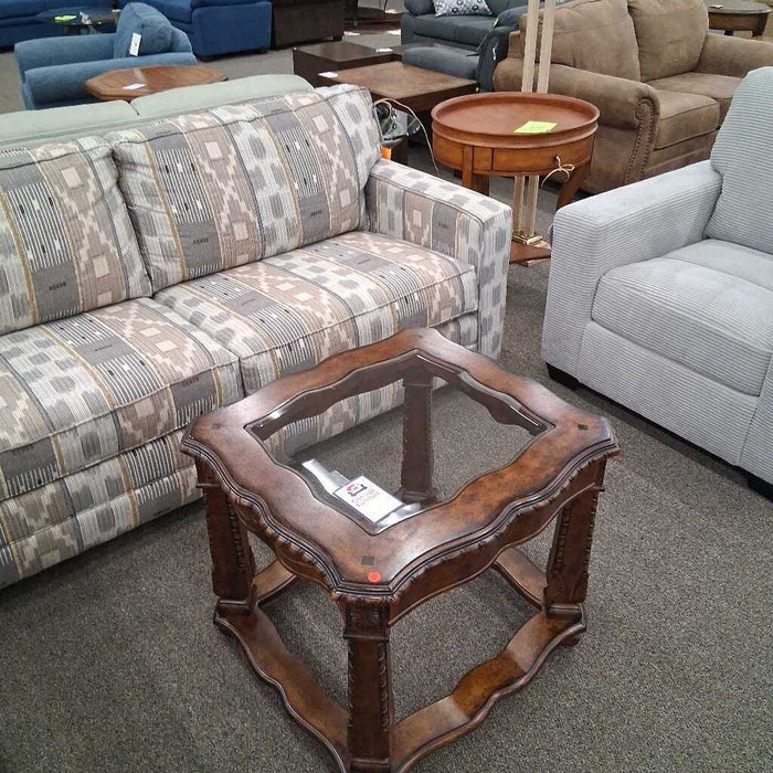 Aico Windsor Court End Table