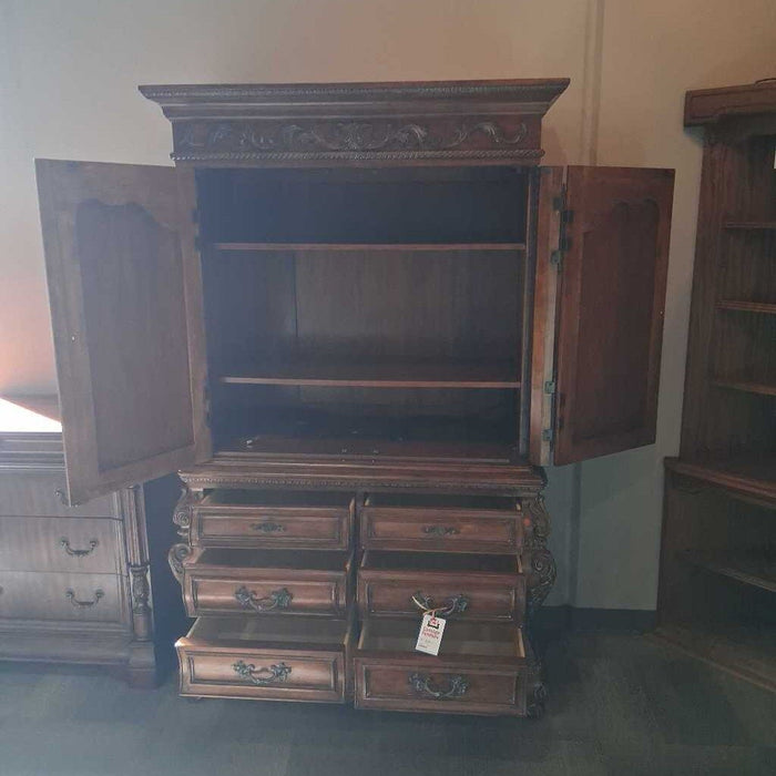 Thomasville 2 Pc Armior