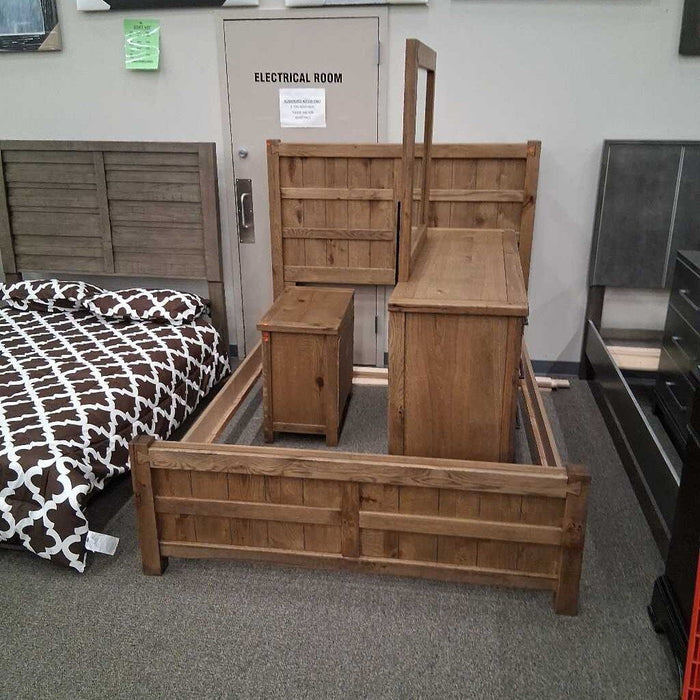 Queen Basset 4 Pc Bedroom Set