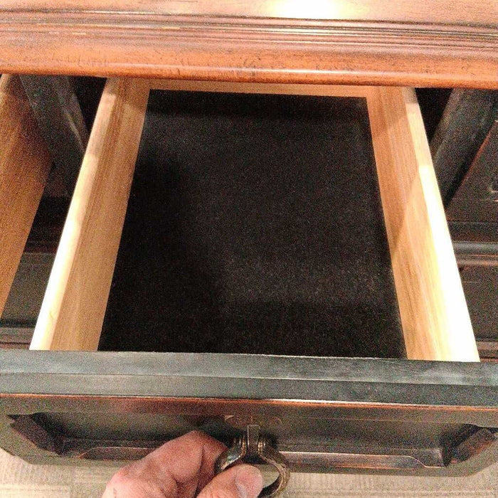 Rowley Crk CK/EK 6 Pc Black Bedroom Set