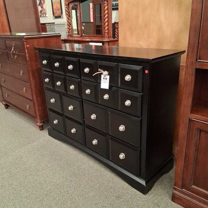 Black Q 4 Pc Panel Bedroom Set