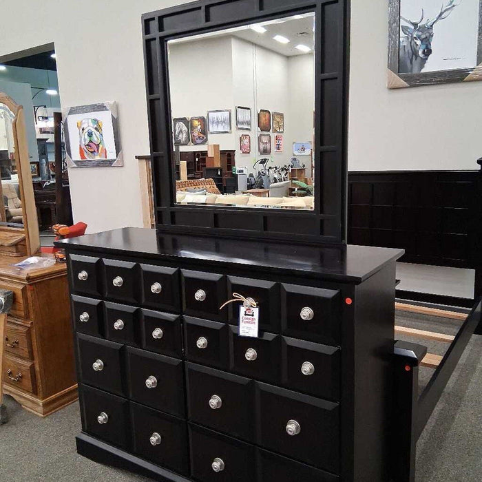 Black Q 4 Pc Panel Bedroom Set