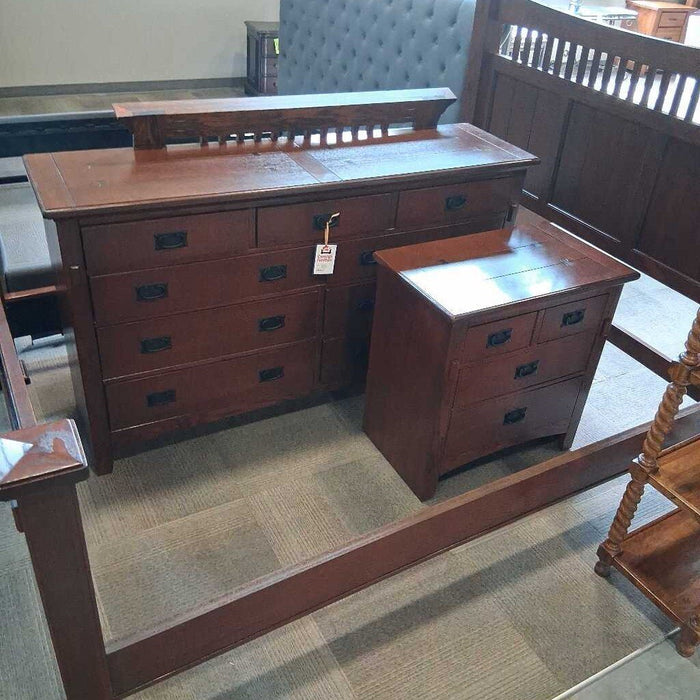 Queen 4 Pc Mission Style Bedroom Set