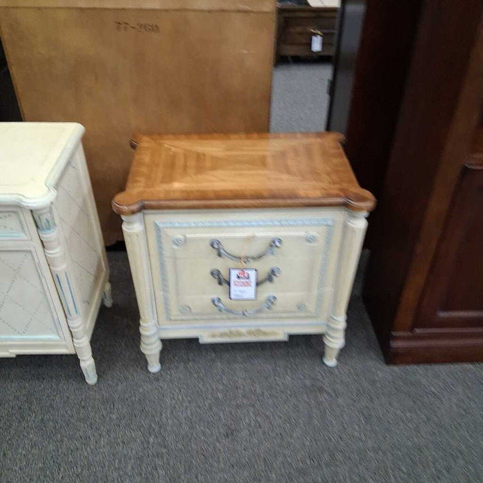 Cream 3/ Dwr Nightstand