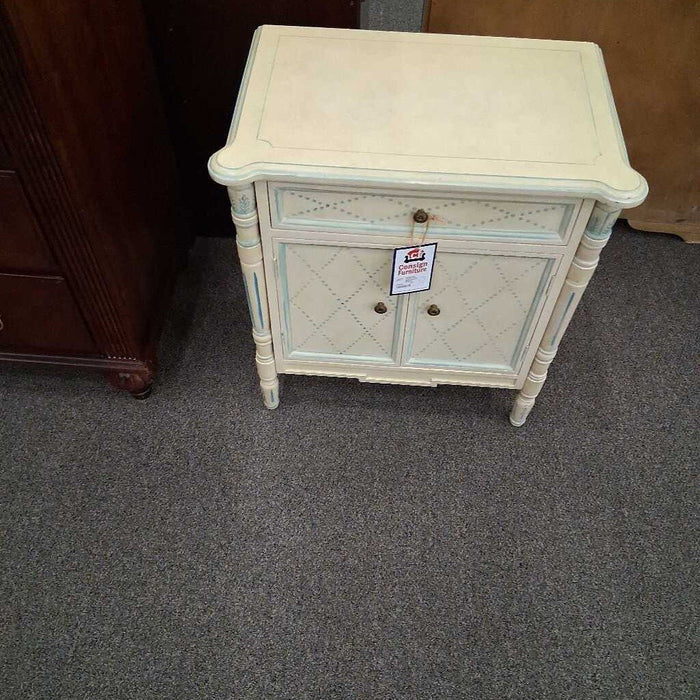 Cream 1 Dwr Nightstand w/ Cabinet