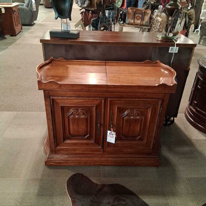 Vintage Wood Dry Bar