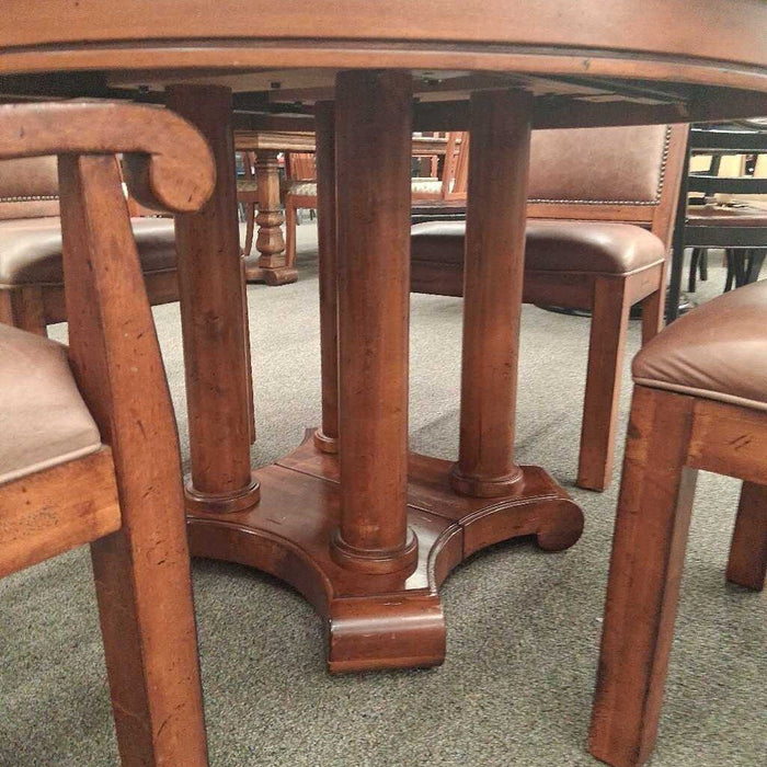 Round Oak Dining Table w/ 4 Leather Chairs