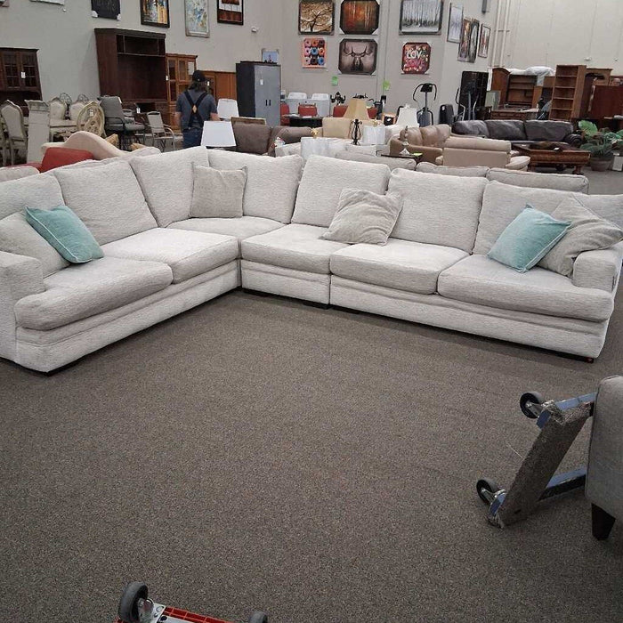 Off White Fabric 4 Pc Secional w/ Cushions