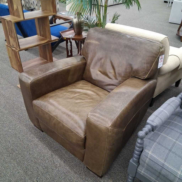 Waco Italian Leather Club Chair (Has Fading)