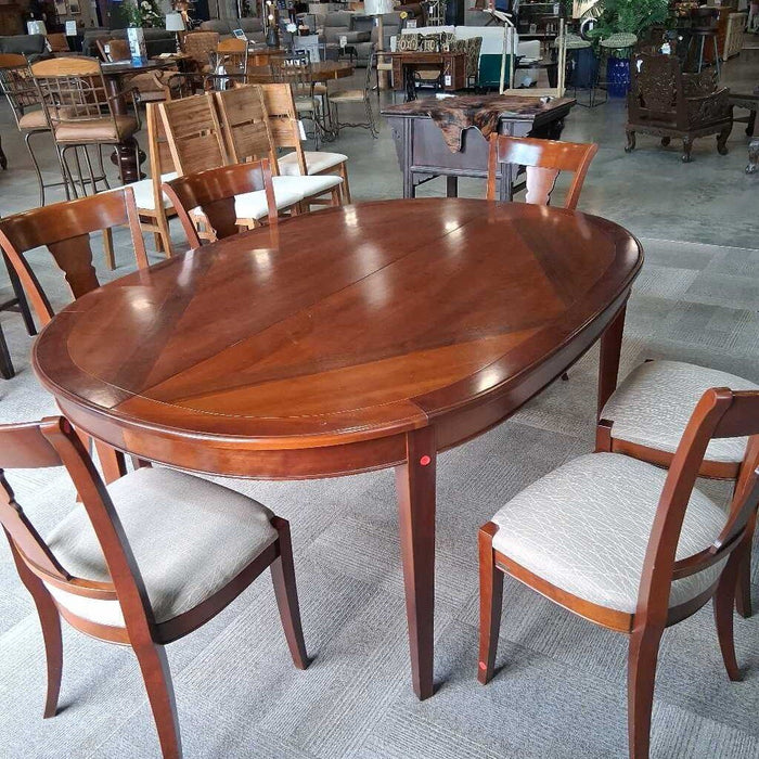 Grange Dining Table w/ 8 Chairs & 1 Leaf