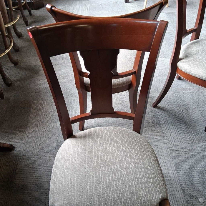 Grange Dining Table w/ 8 Chairs & 1 Leaf
