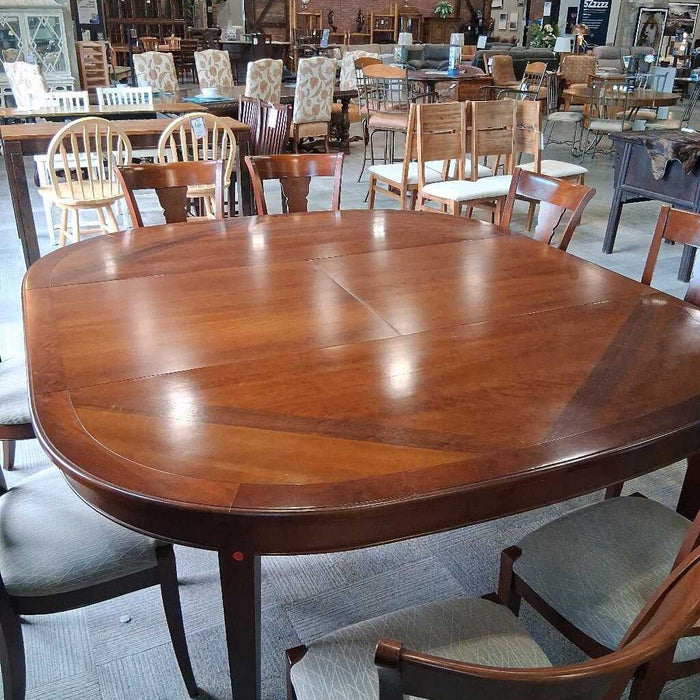 Grange Dining Table w/ 8 Chairs & 1 Leaf