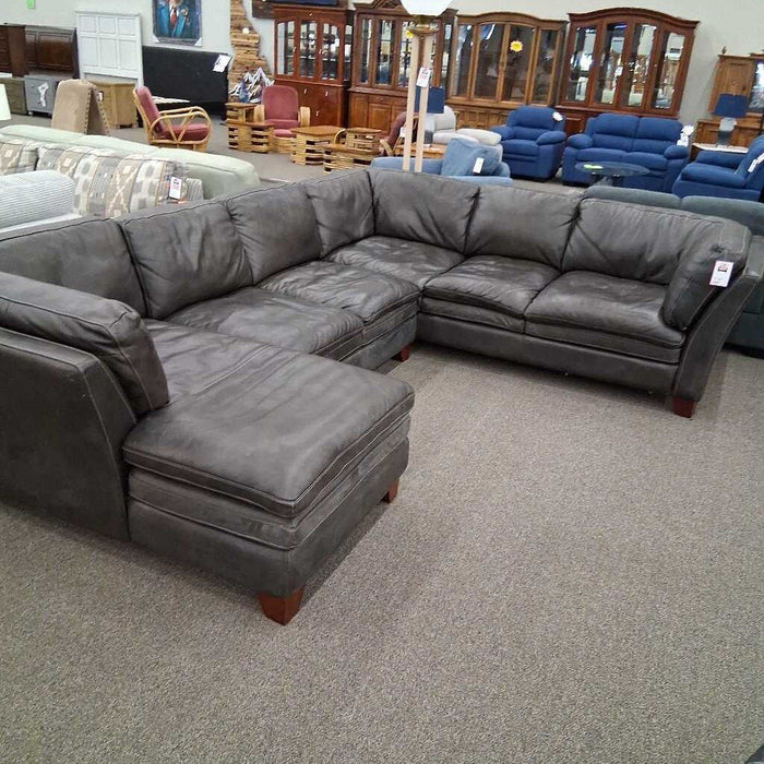 Gray 3 Pc Sectional w/ Chaise