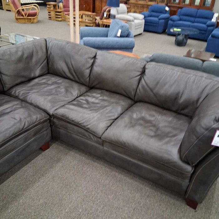Gray 3 Pc Sectional w/ Chaise
