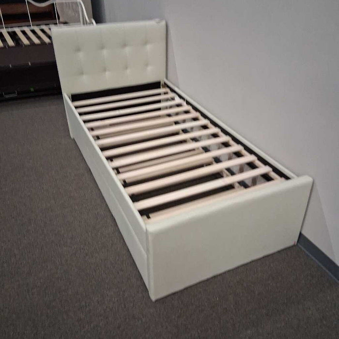 Cream Fabric Daybed w/ Trundle