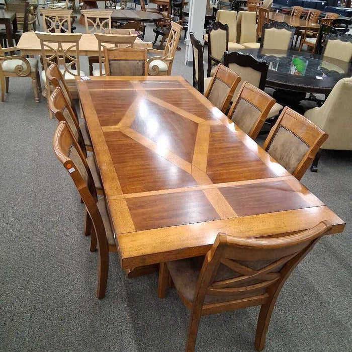 Holland Dining Table w/ 8 Ch 2L (Dmg on Leaf)