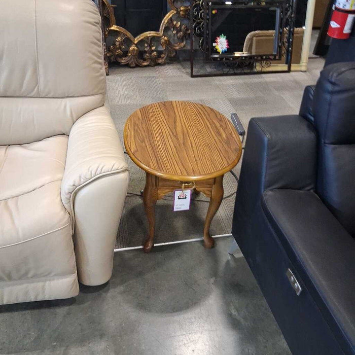 Round Vintage End Tbl w/ Dwr