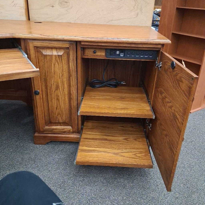 2 Pc Oak L Desk (Has Wear on Top)