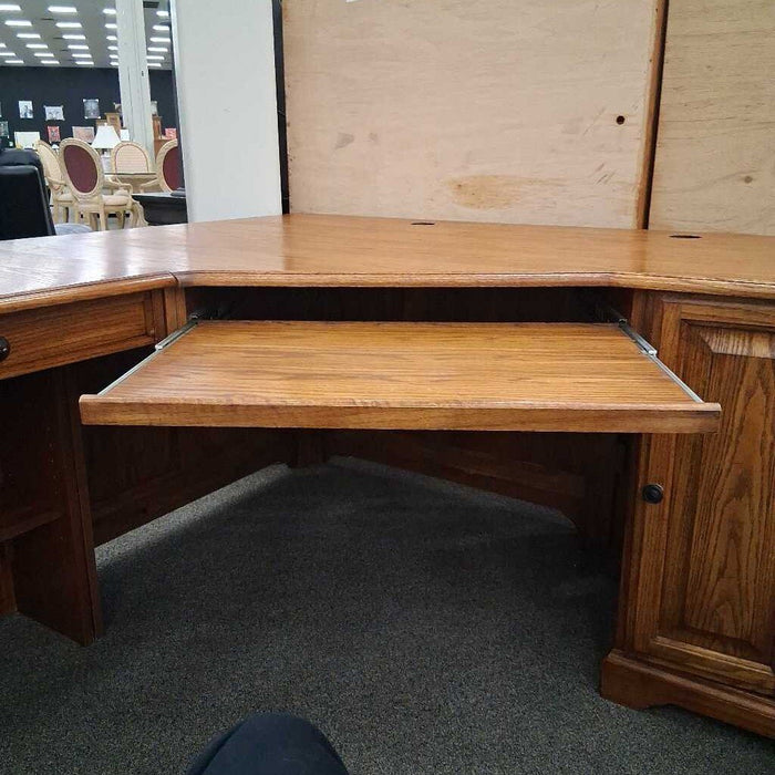 2 Pc Oak L Desk (Has Wear on Top)