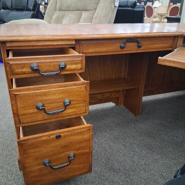 2 Pc Oak L Desk (Has Wear on Top)
