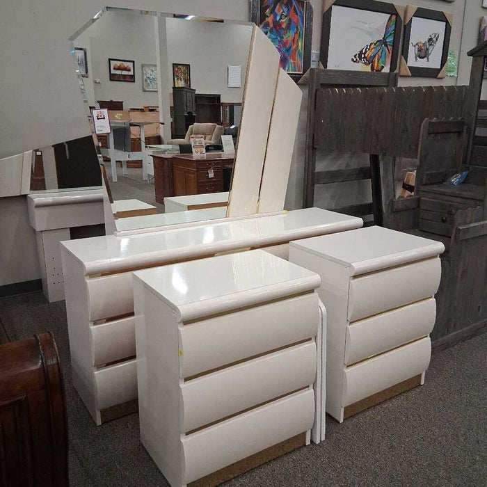 Post Modern E.K 6 Pc Bedroom Set