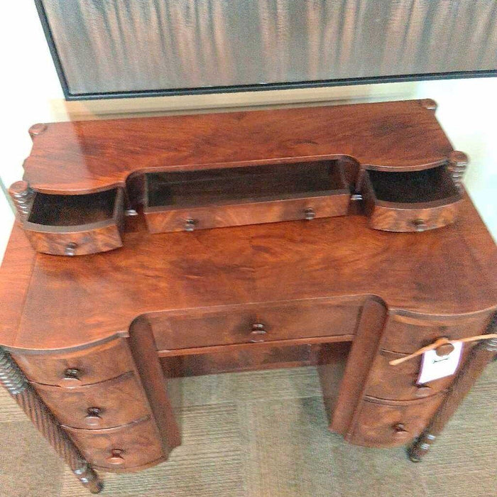 Flint & Horner '1931 Solid Wood Vanity