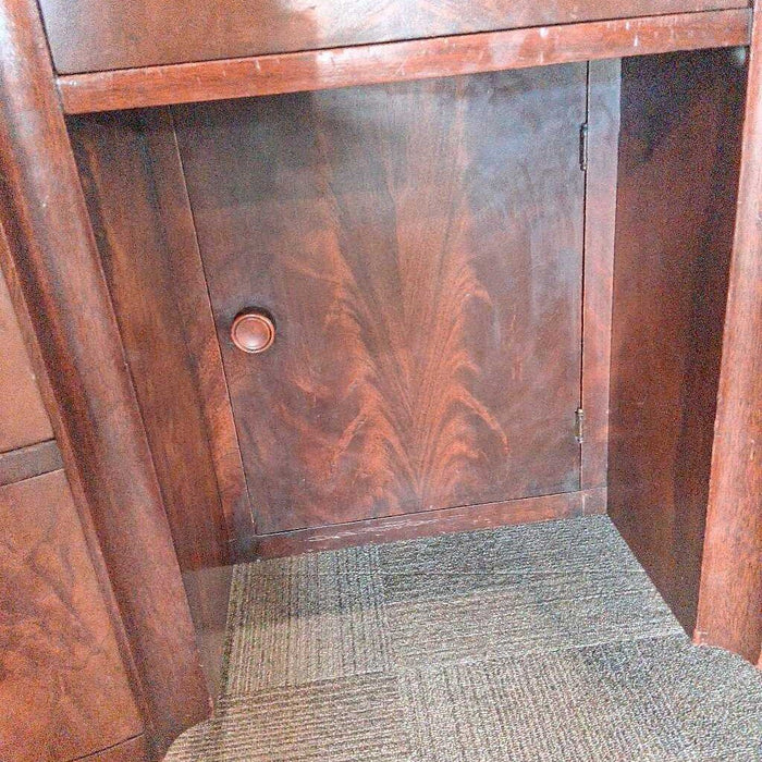 Flint & Horner '1931 Solid Wood Vanity