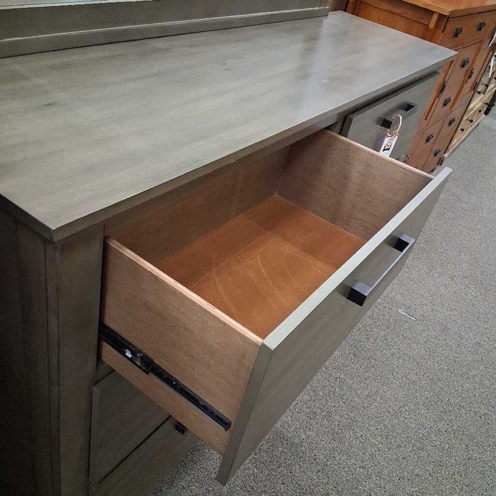 Gray 6 Dwr Dresser w/ Mirror