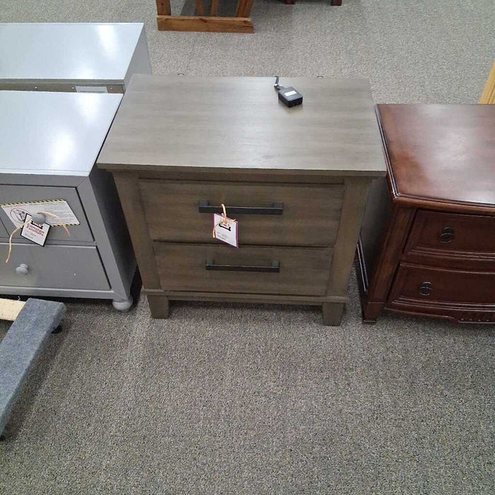 Gray 2 Dwr Nightstand w/ Power