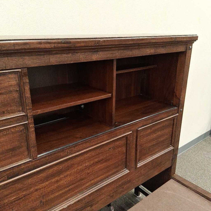 Queen Wolf Creek Capt. Bed Frame
