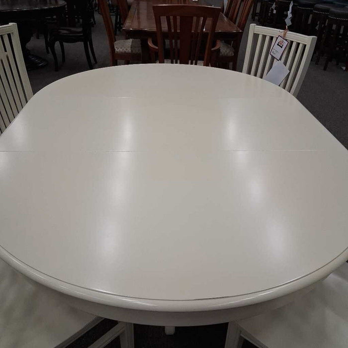 Pier 1 White Table w/ 4Ch 1L