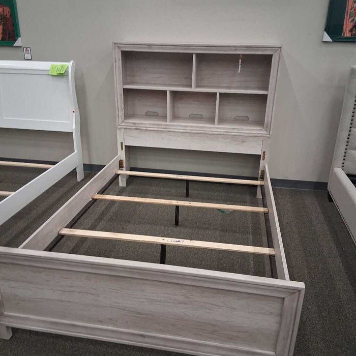 White Hooker Full Size Bedframe w/ Storage