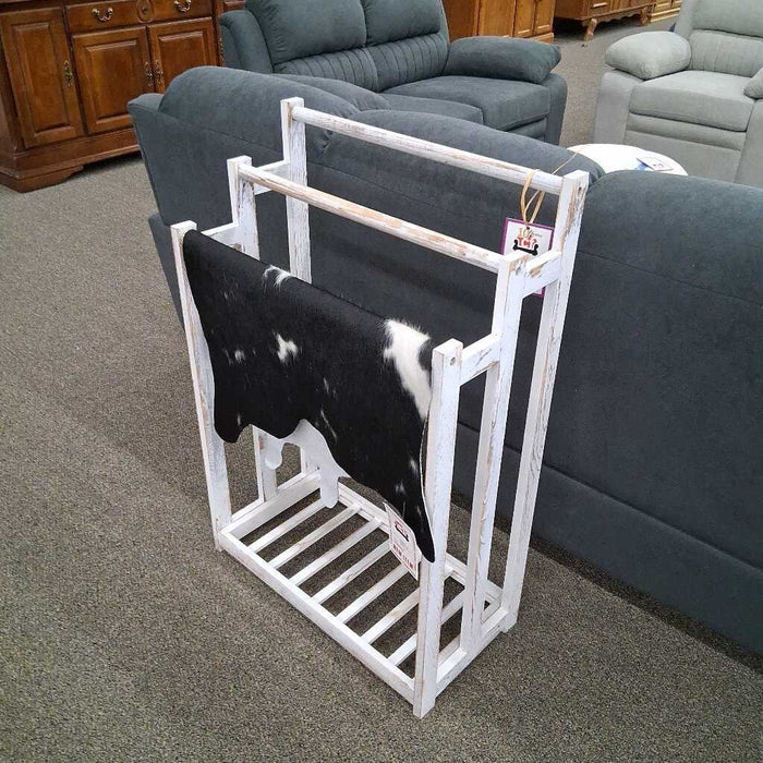 White 3 Tier Quilt Rack