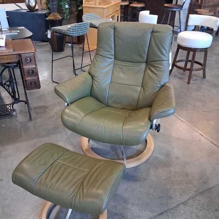 Ekornes Olive Stressless Chair w/ Ottoman