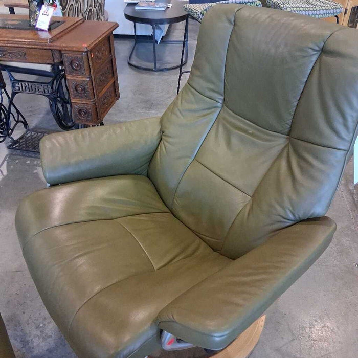 Ekornes Olive Stressless Chair w/ Ottoman