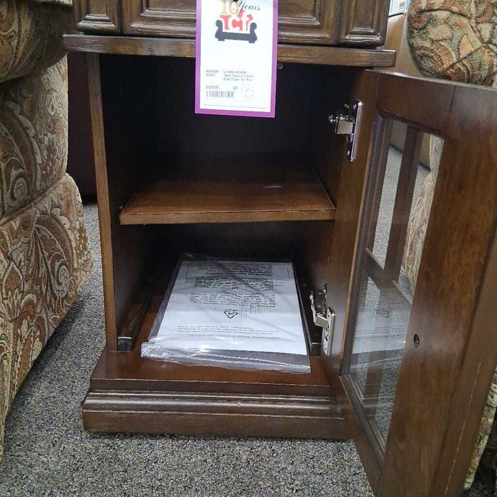 Slim Cherry 1 Dwr End Table w/ Pwr