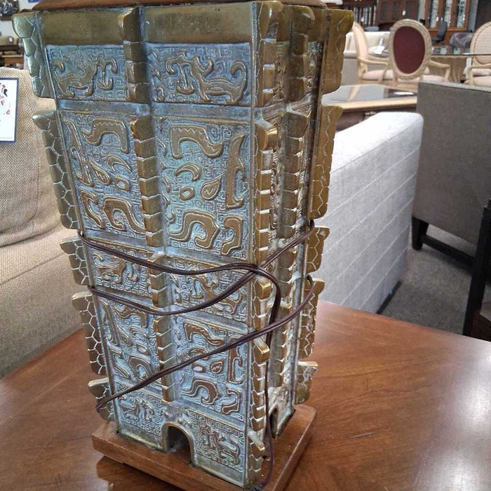 Brass Accent Asian Style Lamp