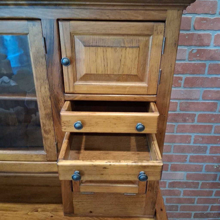 Solid Pine 2 Pc Hutch