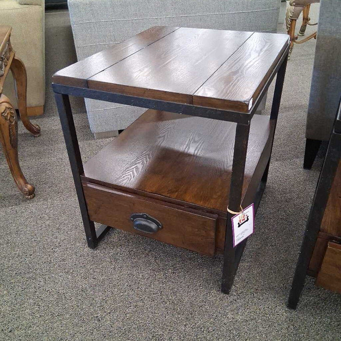 Hammary "Baja" End Table w/ Dwr